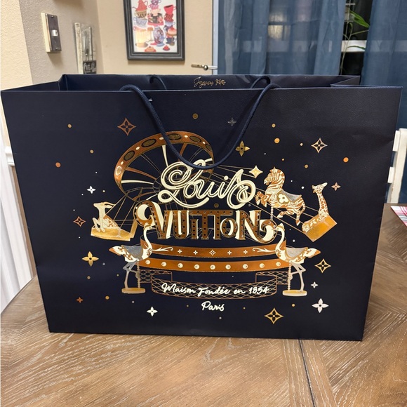 Louis Vuitton Jouyeuses Fêtes Gift Bag, Box, and Ribbon - Picture 6 of 8